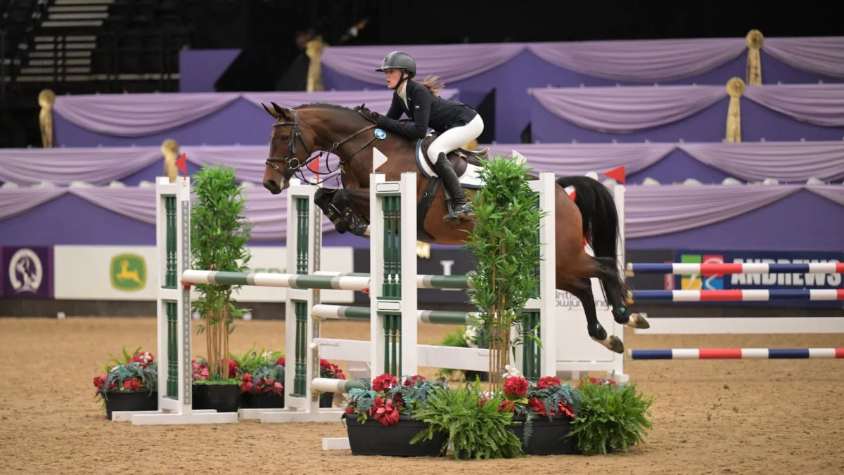 Rider Claims HOYS Bronze League Championship Despite Broken Wrist