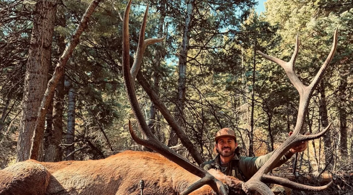 Riley Green Secures Major Archery Success With Trophy Elk Harvest During Utah Expedition